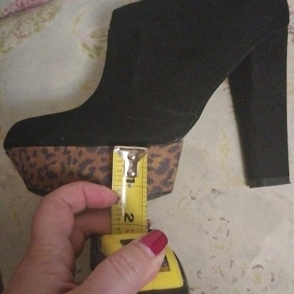 Guess Authentic leopard platform booties - Picture 8 of 8